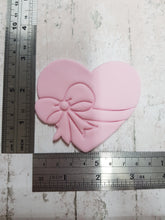 Heart with bow cutter and imprint